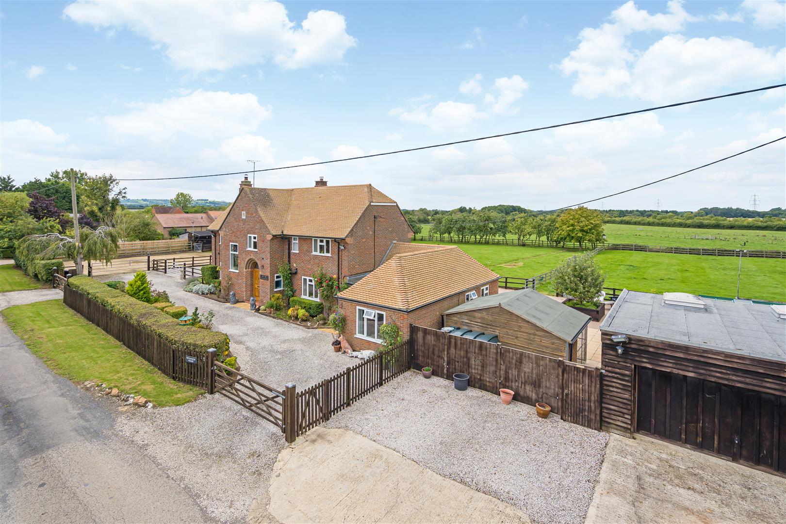 5 bedroom Country House for sale in Aylesbury