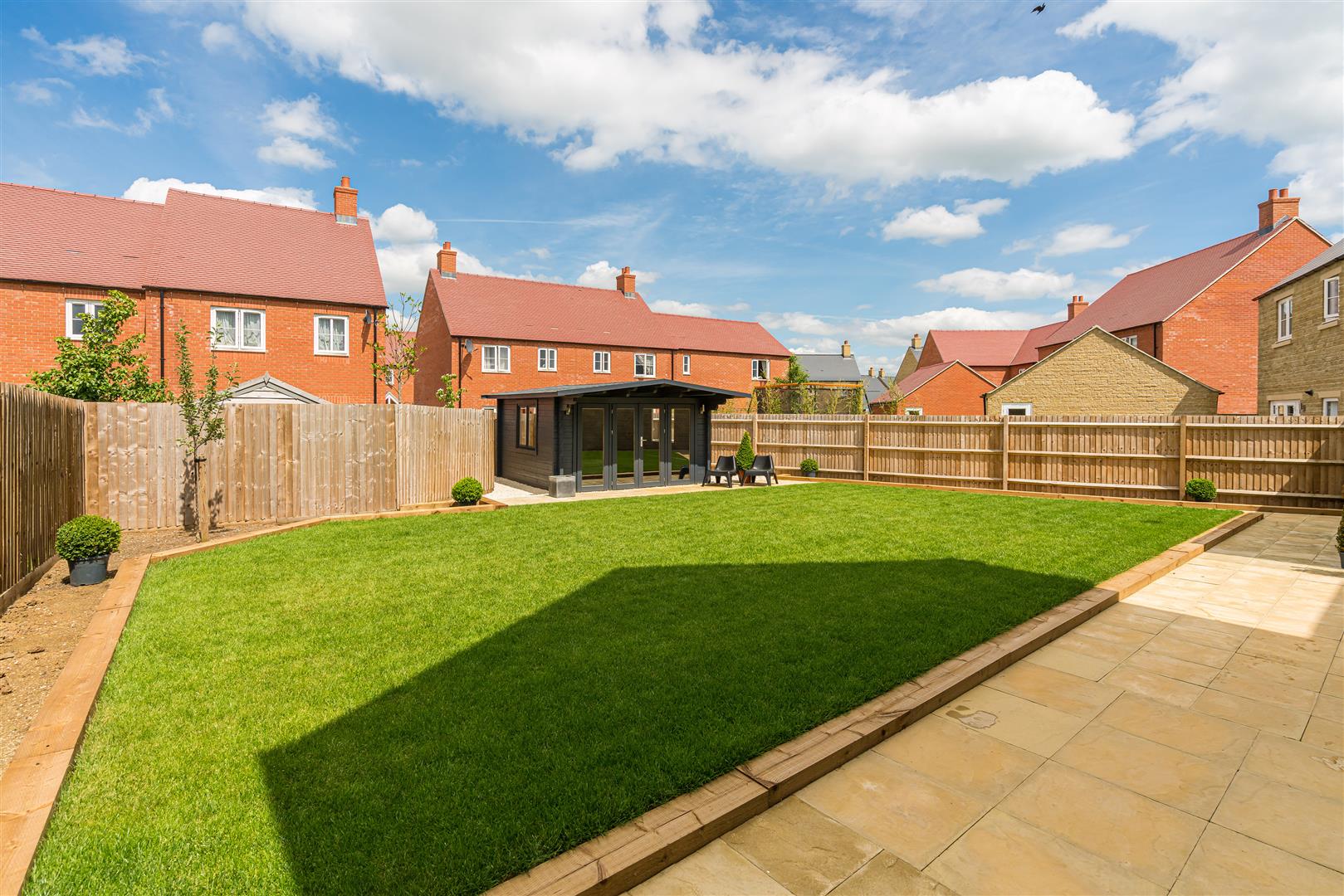 4 bedroom Detached House for sale in Ambrosden