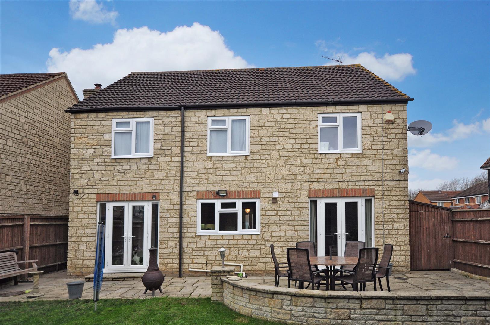 4 bedroom Detached House for sale in Bicester