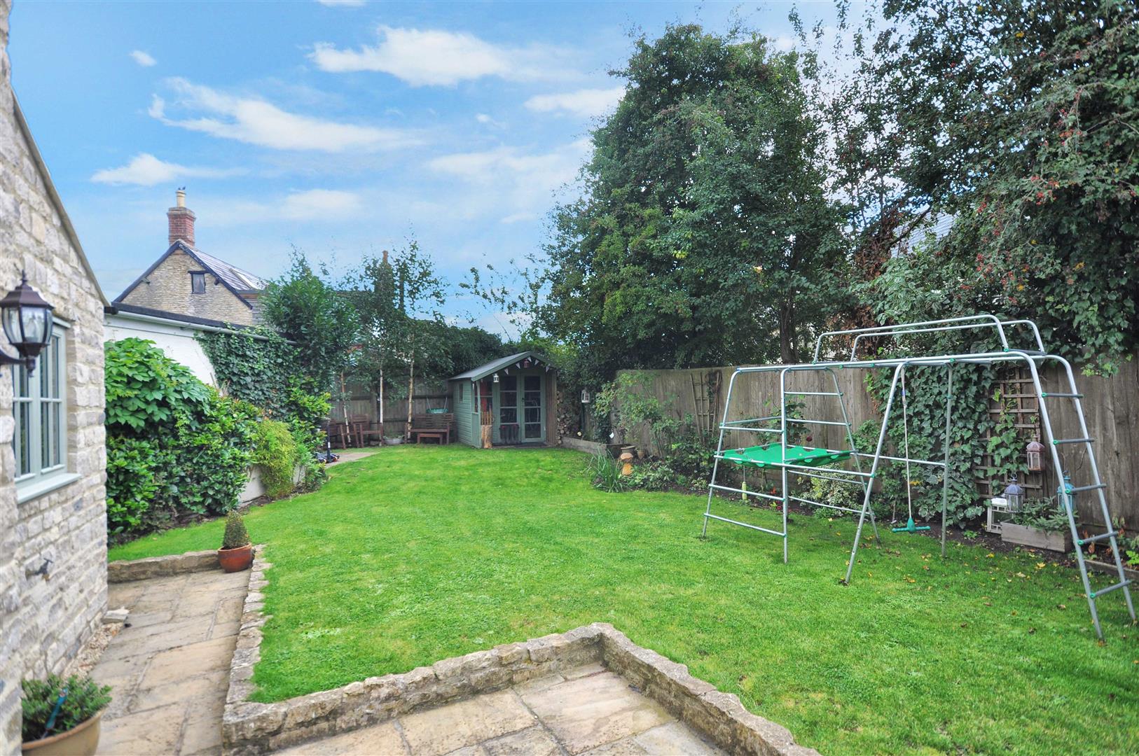 4 bedroom Detached House for sale in Brackley