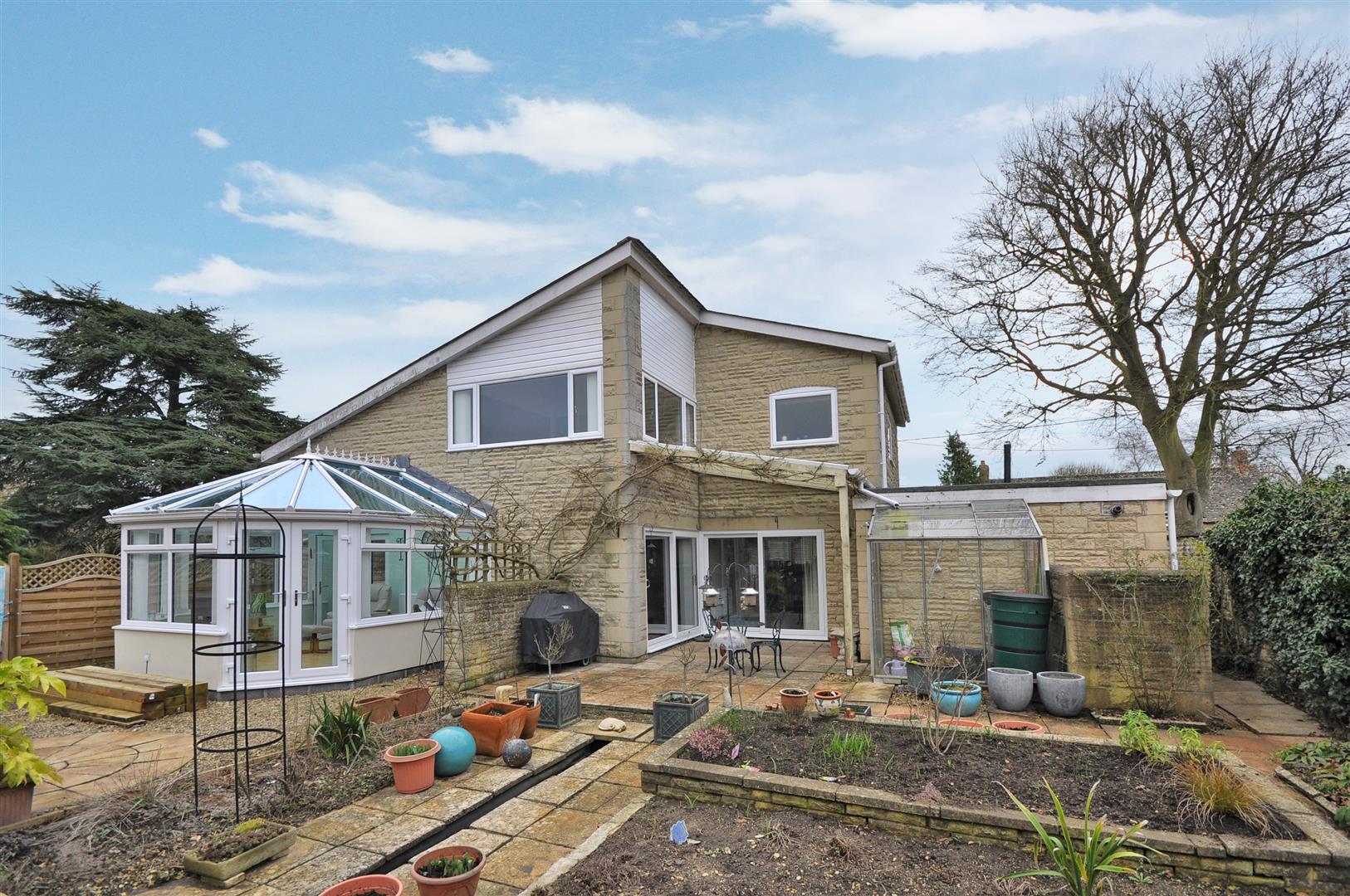 3 bedroom Detached House for sale in Stratton Audley