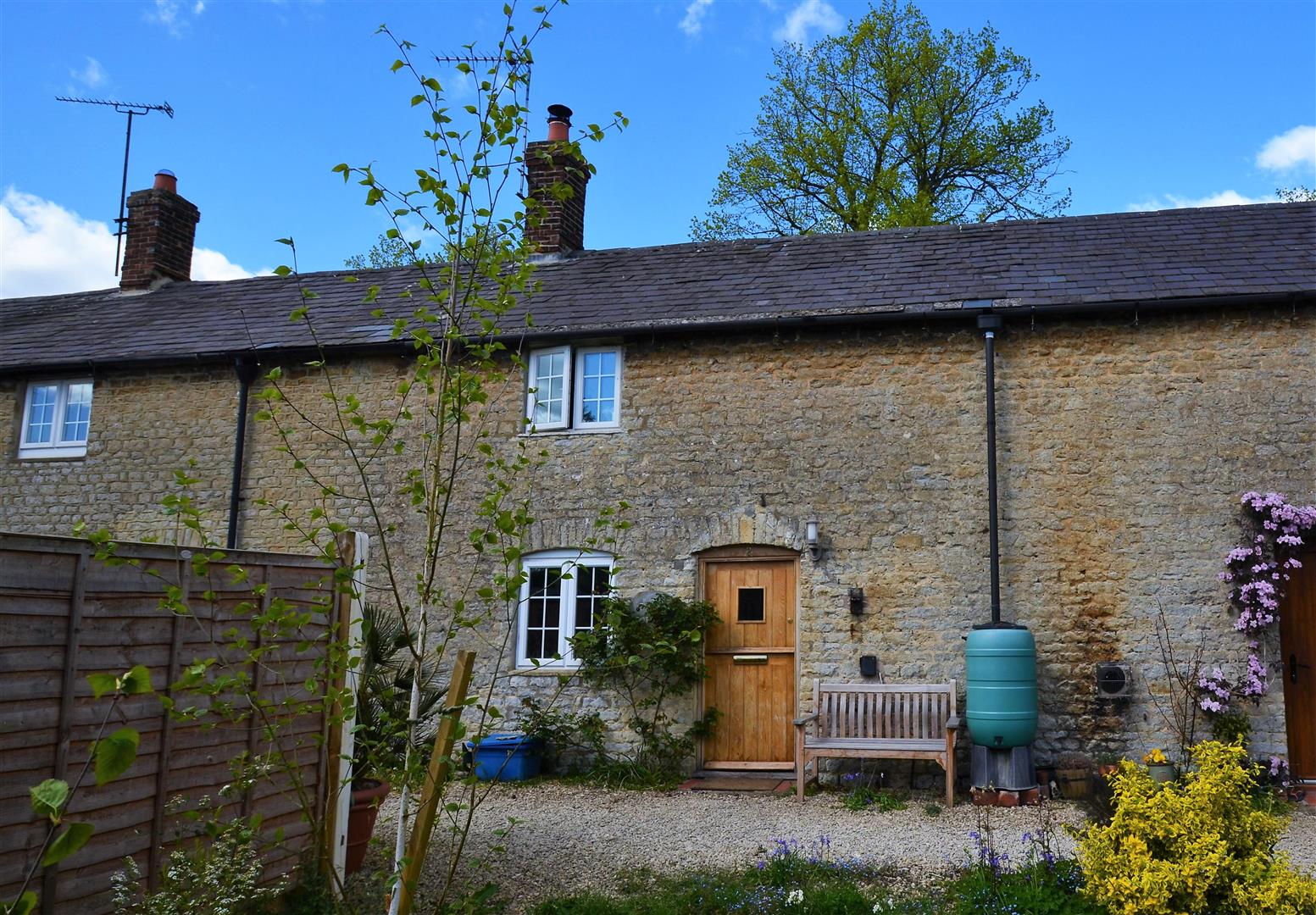 2 bedroom Cottage for sale in Bicester