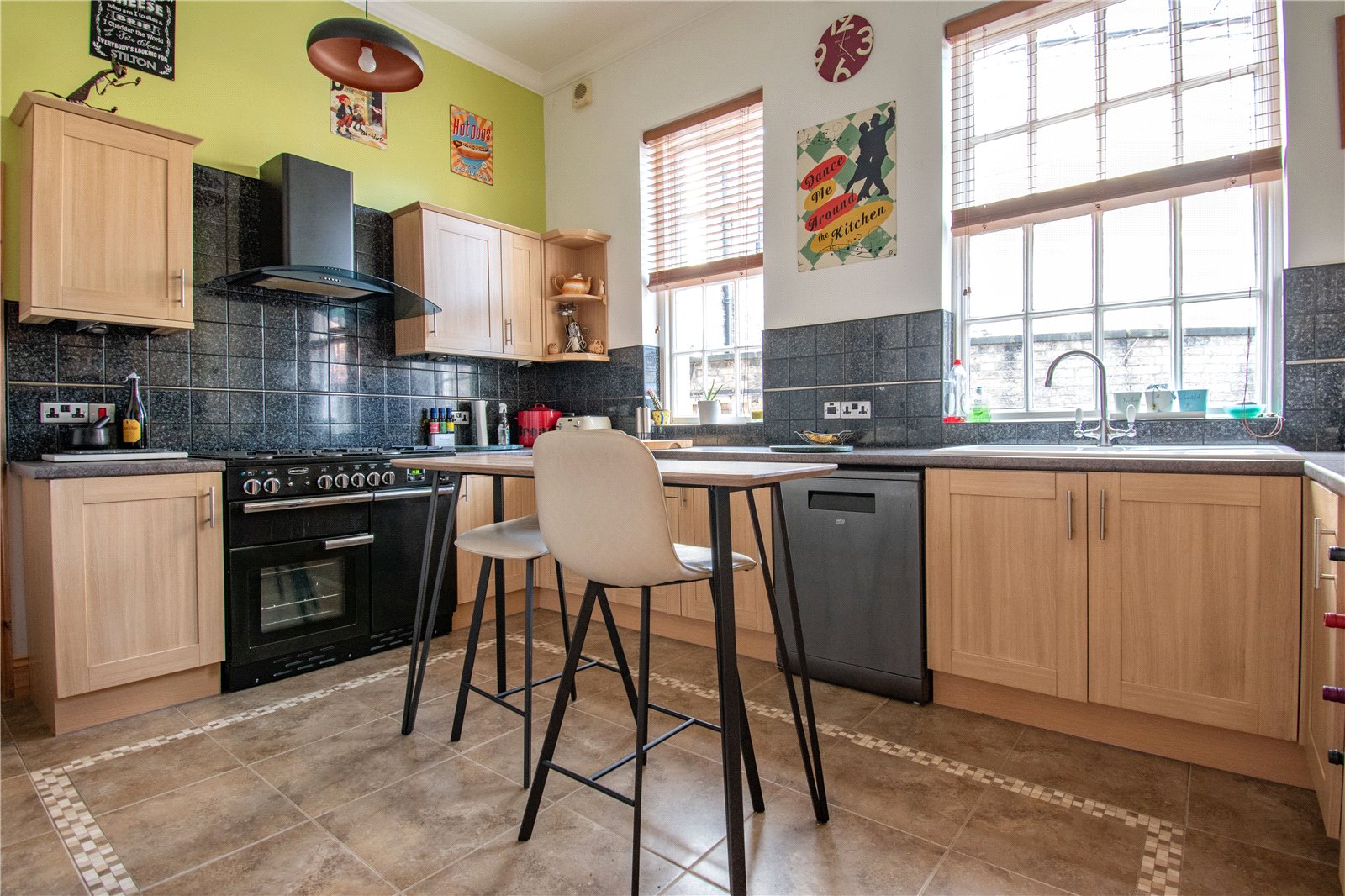 Detached House for sale with 6 bedrooms, Morton Terrace, Gainsborough Fine & Country