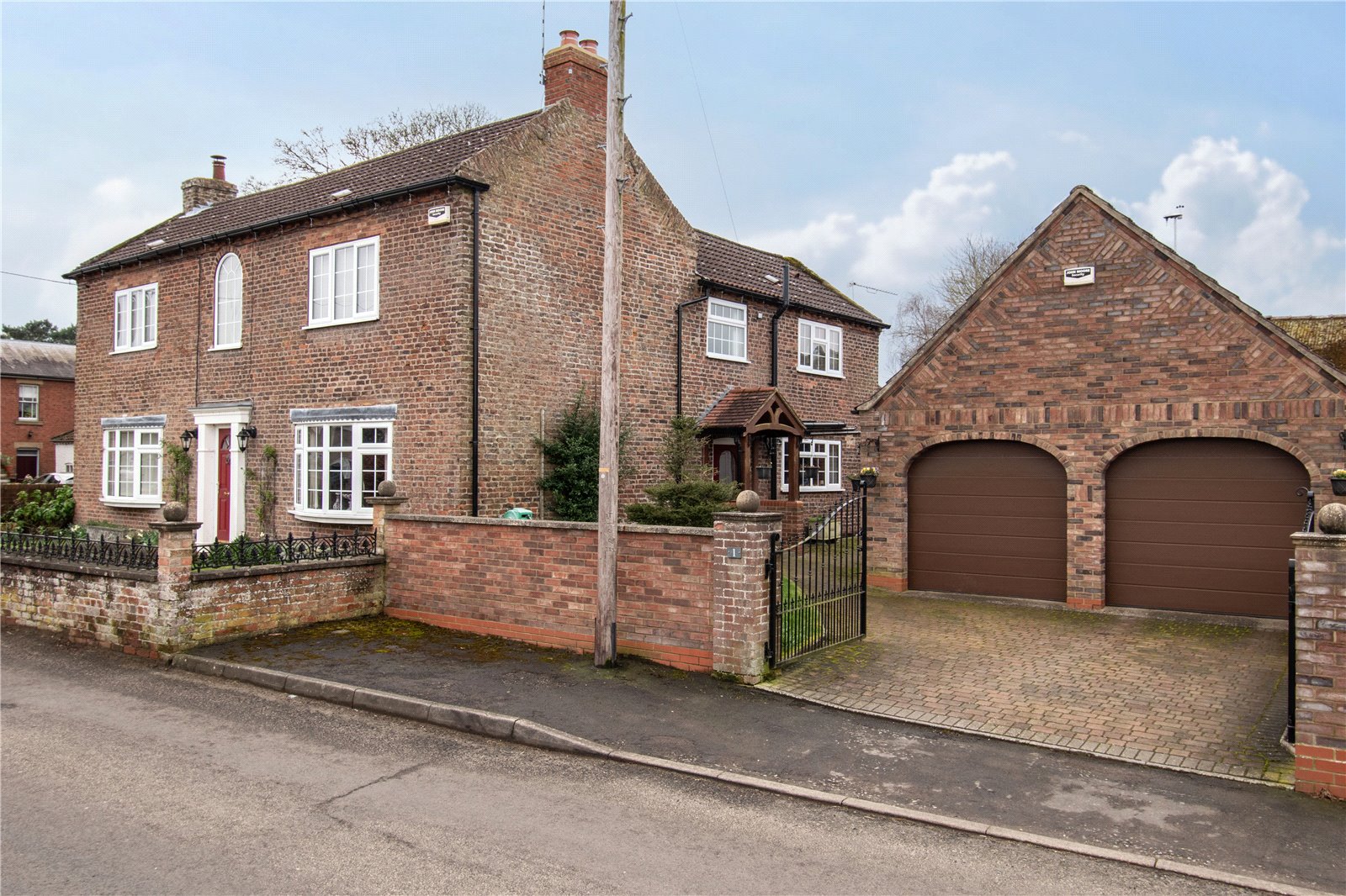 Detached House for sale with 5 bedrooms, Scotter Road, Laughton Fine