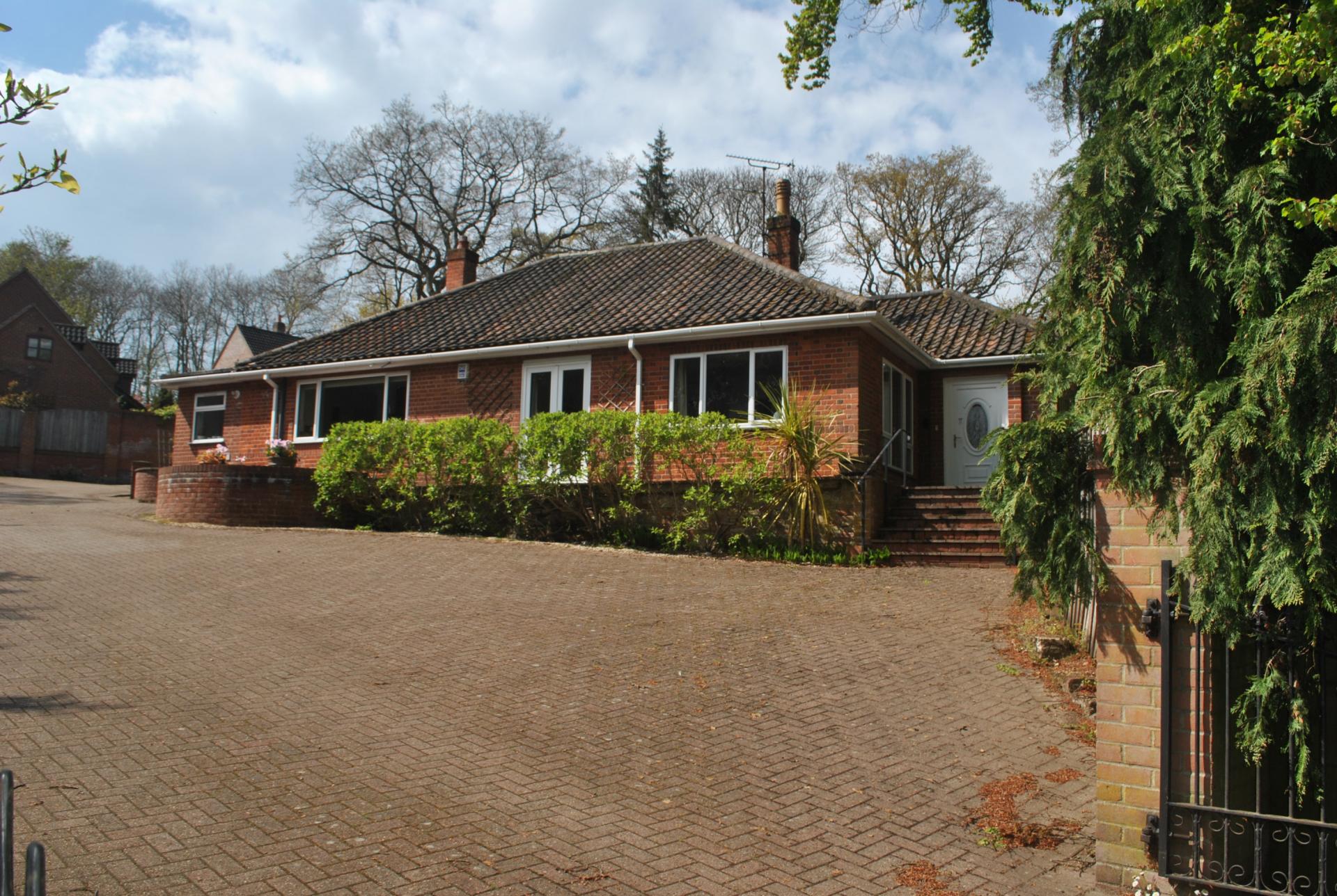 4 bedroom Detached Bungalow for sale in Norwich