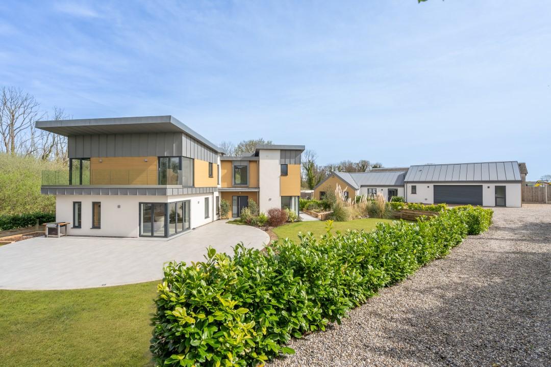 Detached House for sale with 6 bedrooms, Acle Fine & Country