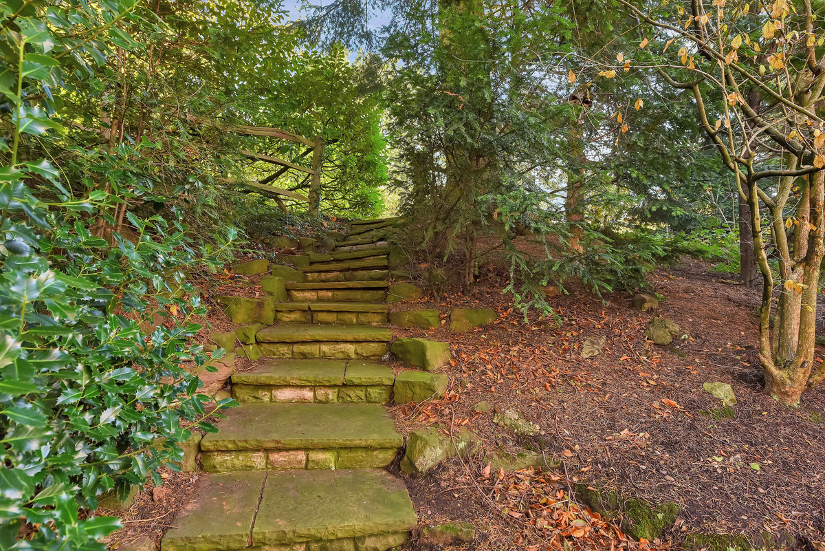 Detached House for sale with 5 bedrooms, Wollaton Vale, Wollaton Fine