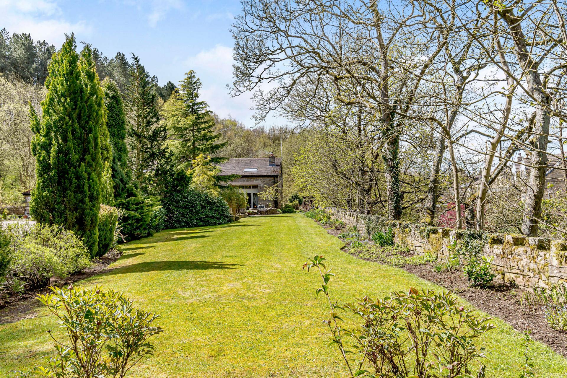 6 bedroom Detached House for sale in Sheffield