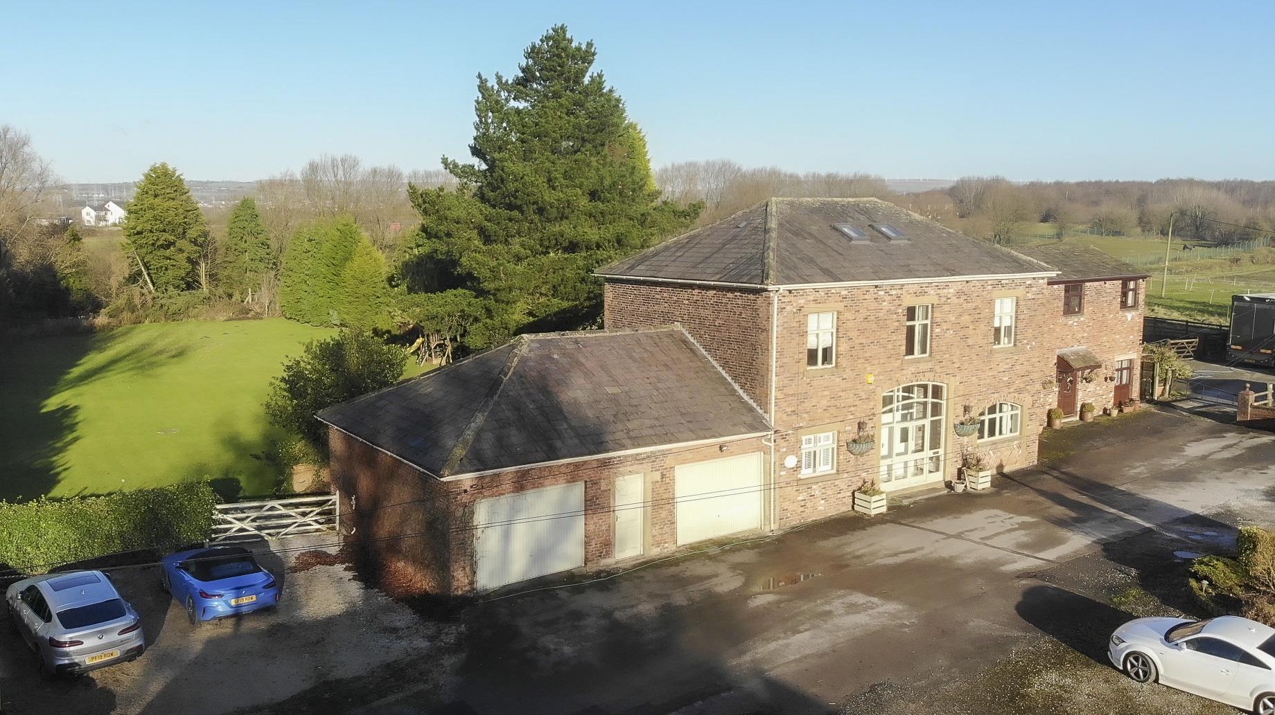 4 Bedroom Barn Conversion For Sale In Manchester