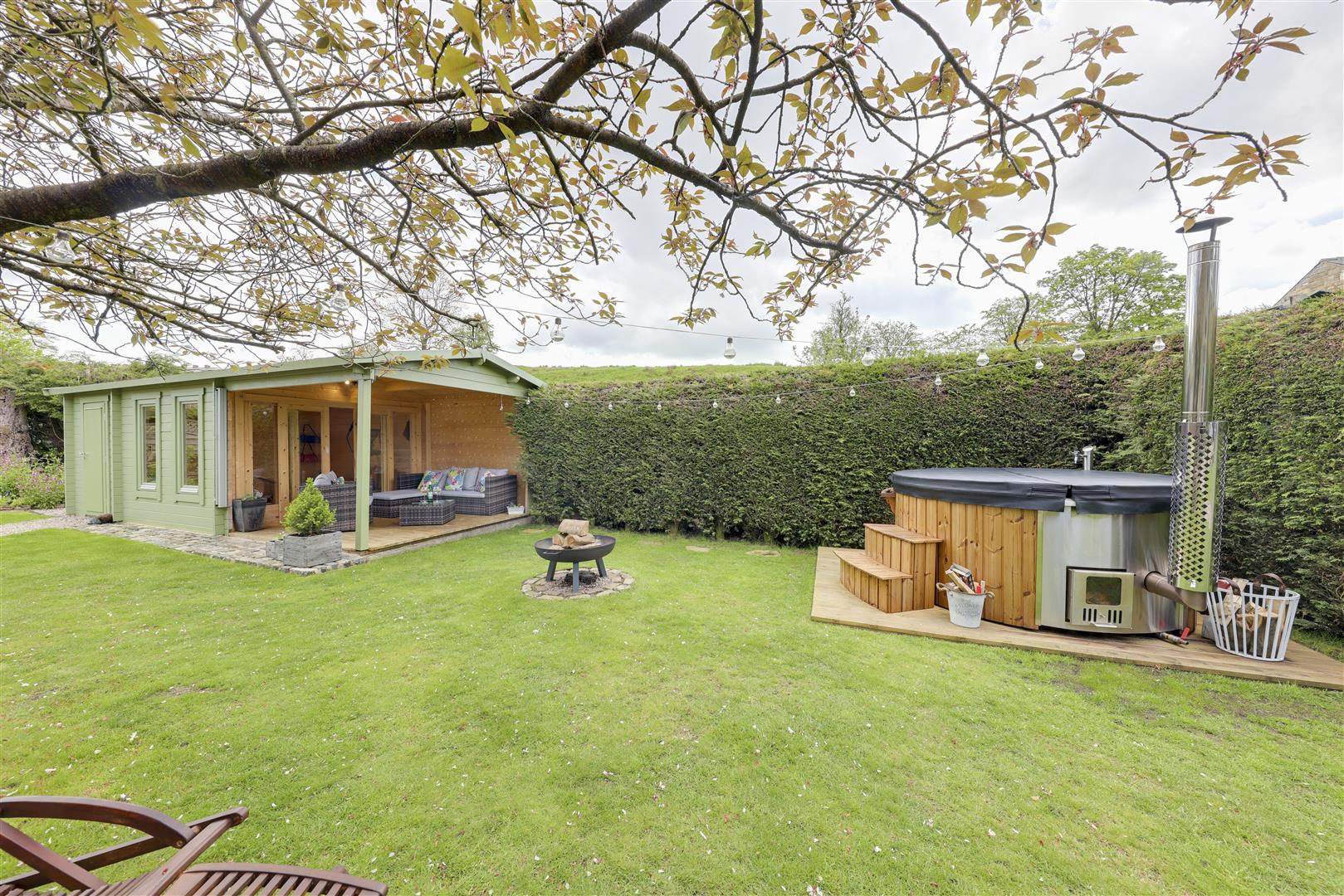 SemiDetached House for sale with 4 bedrooms, Loveclough Fold