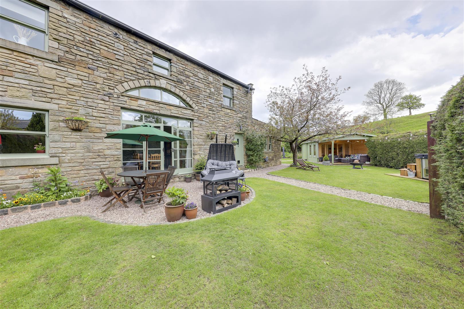 SemiDetached House for sale with 4 bedrooms, Loveclough Fold