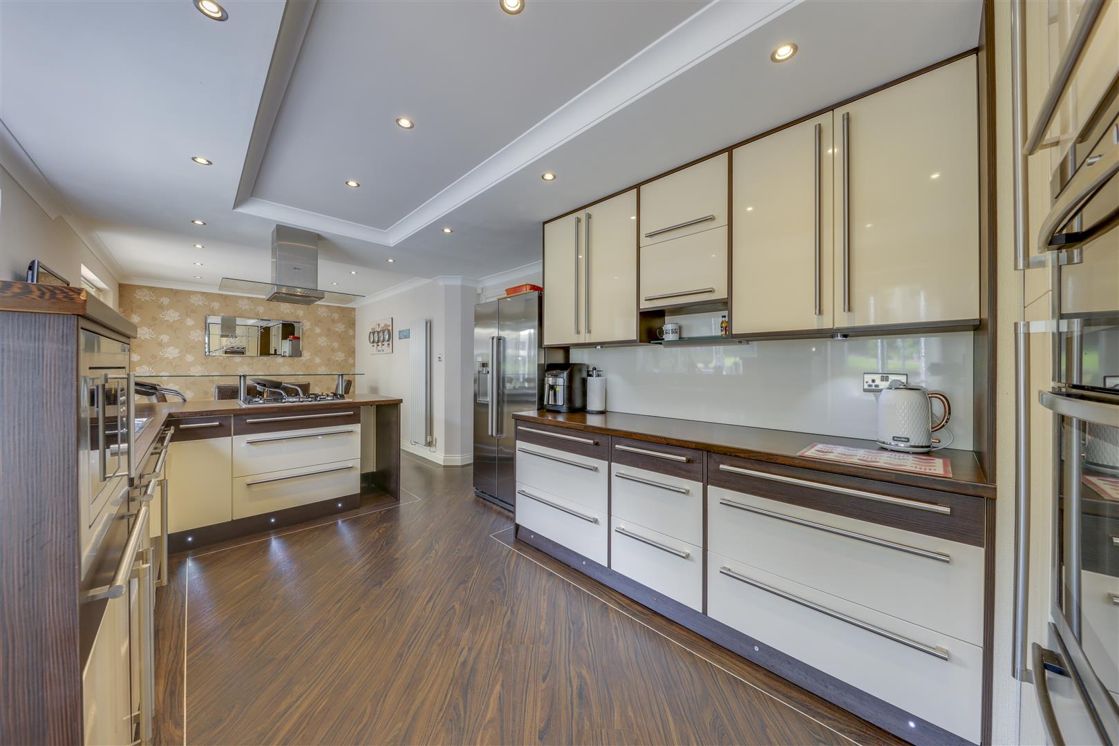 Detached House for sale with 5 bedrooms, Alden Close, Helmshore Fine