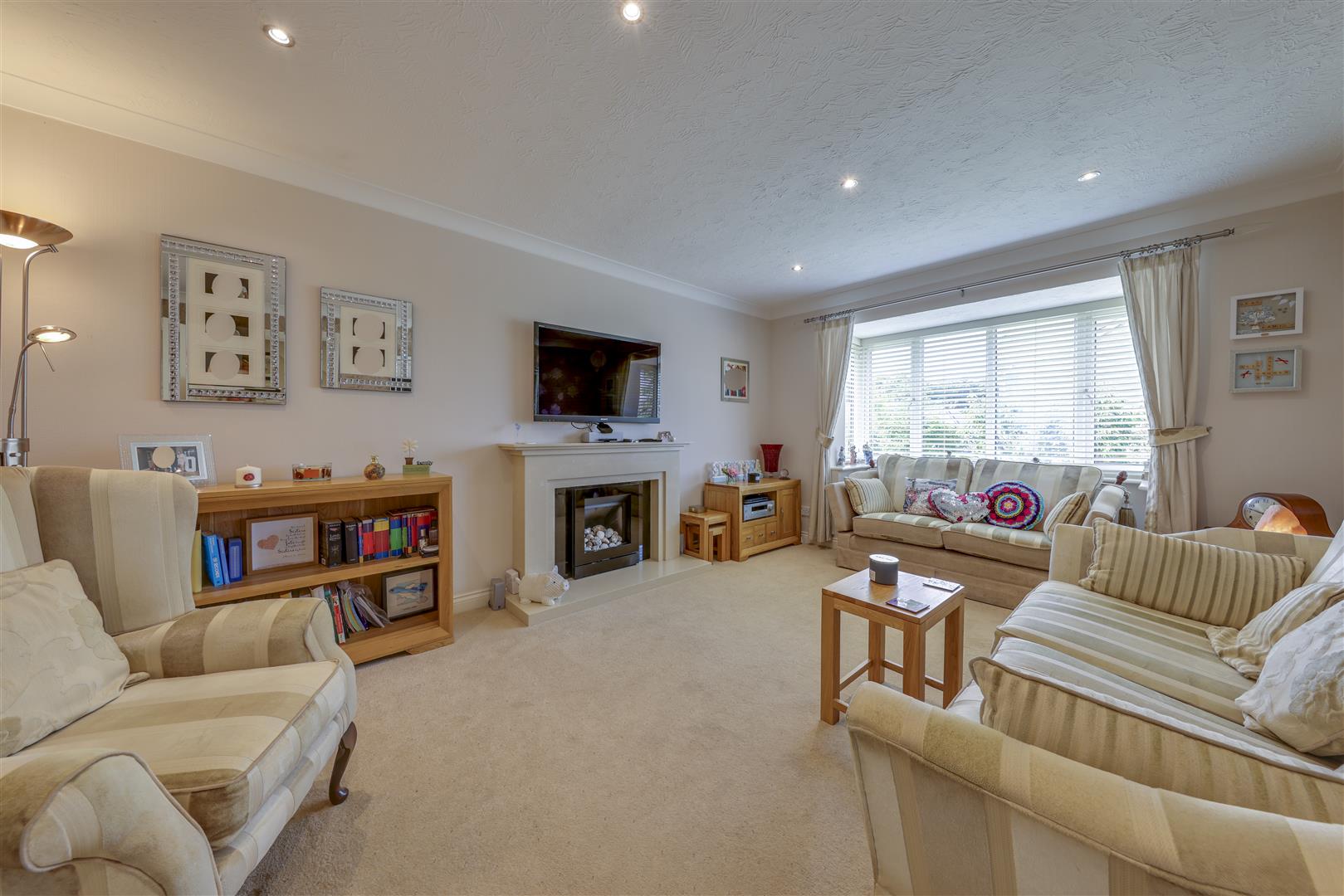 Detached House for sale with 5 bedrooms, Alden Close, Helmshore Fine