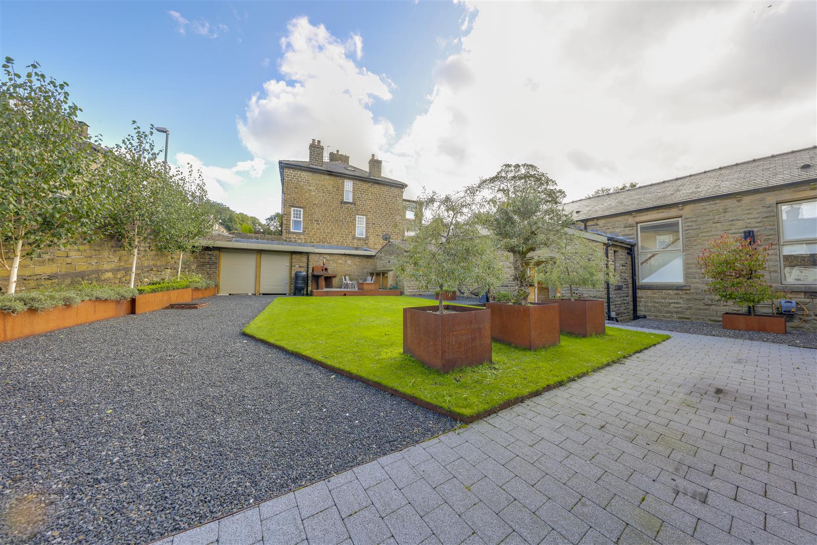 Link Detached House for sale with 4 bedrooms, York Street