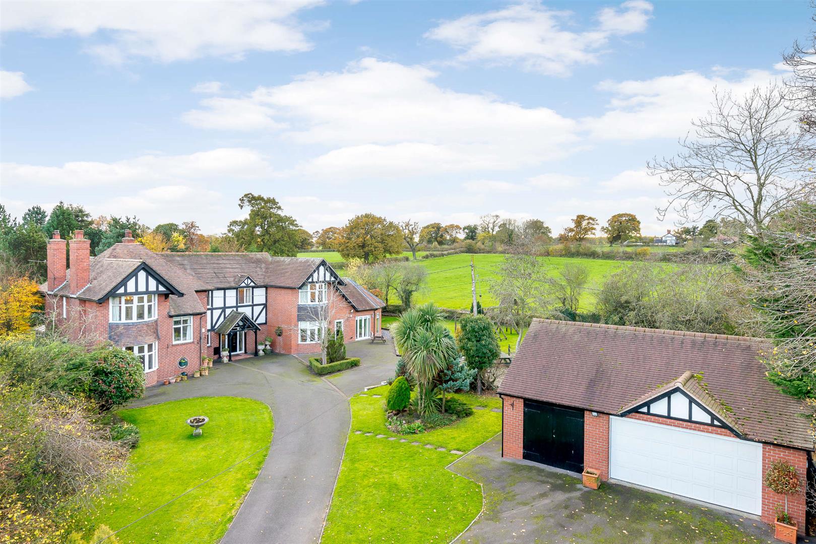 4 bedroom Detached House for sale in Shrewsbury