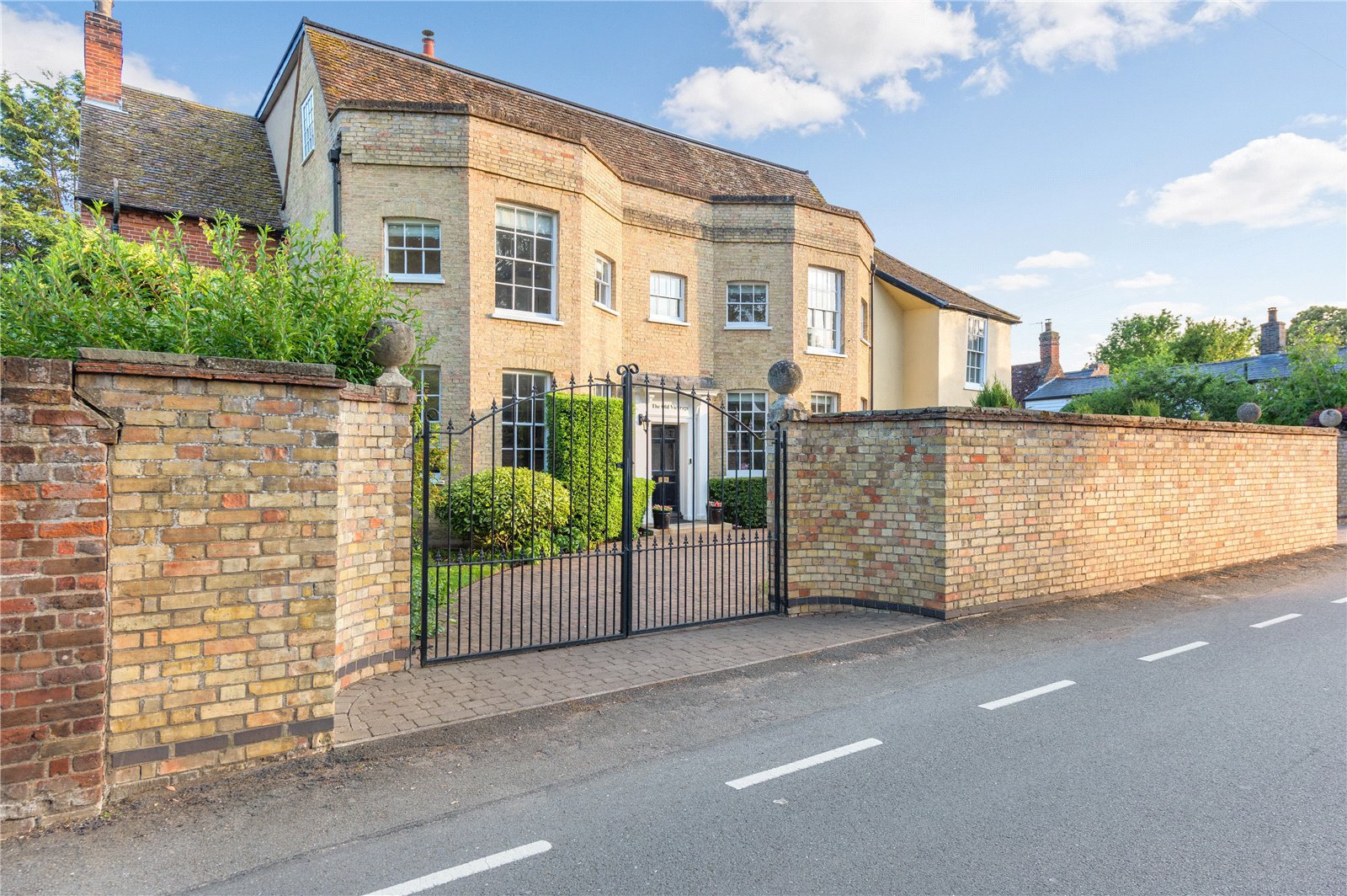 Detached House for sale with 7 bedrooms, Church Street, Buckden Fine