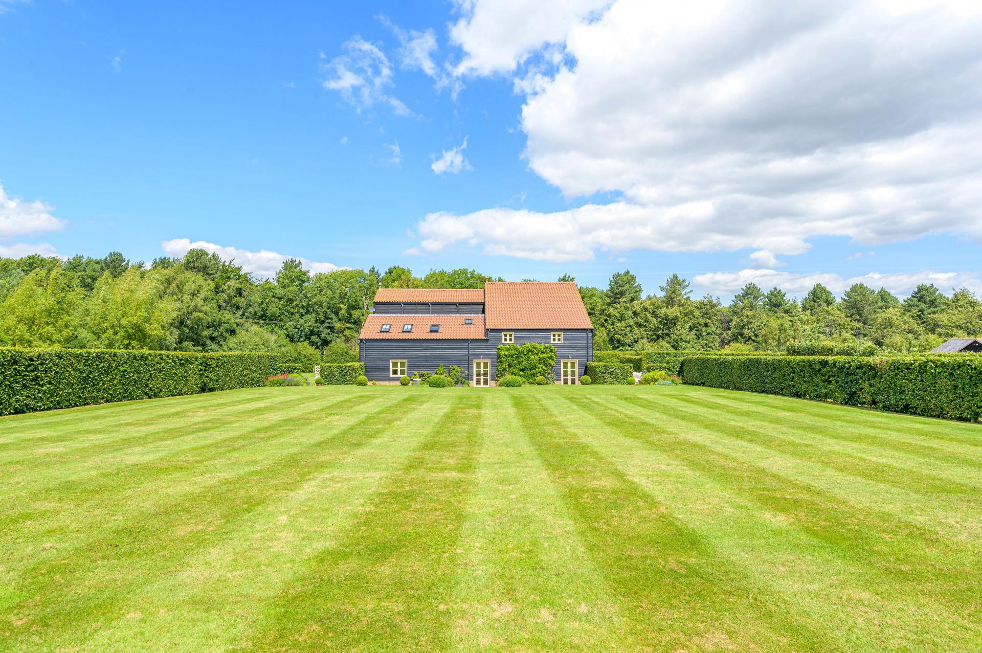 5 bedroom Detached House for sale in Peterborough 5 bedroom Detached House for sale in Peterborough