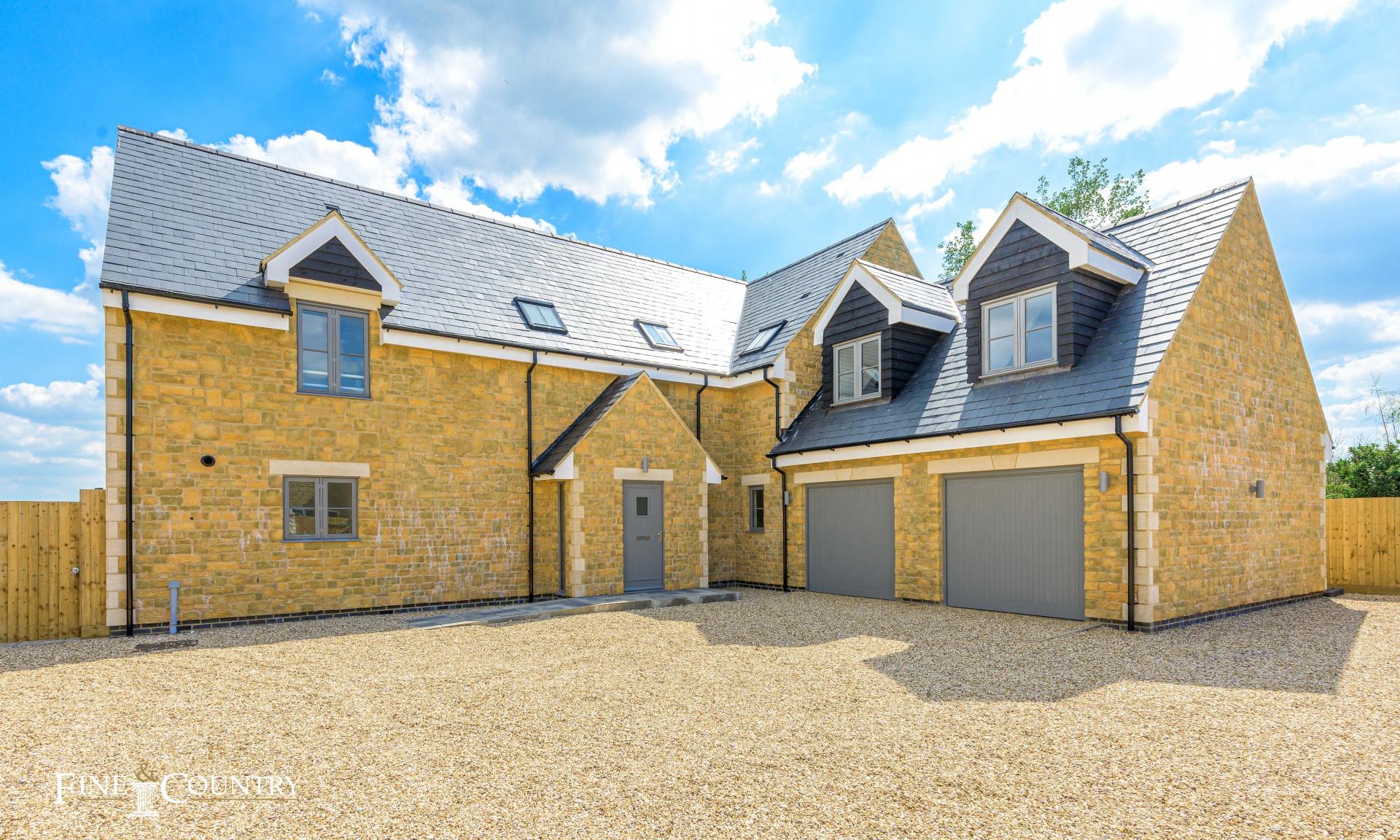 5 bedroom Detached House for sale in Oundle