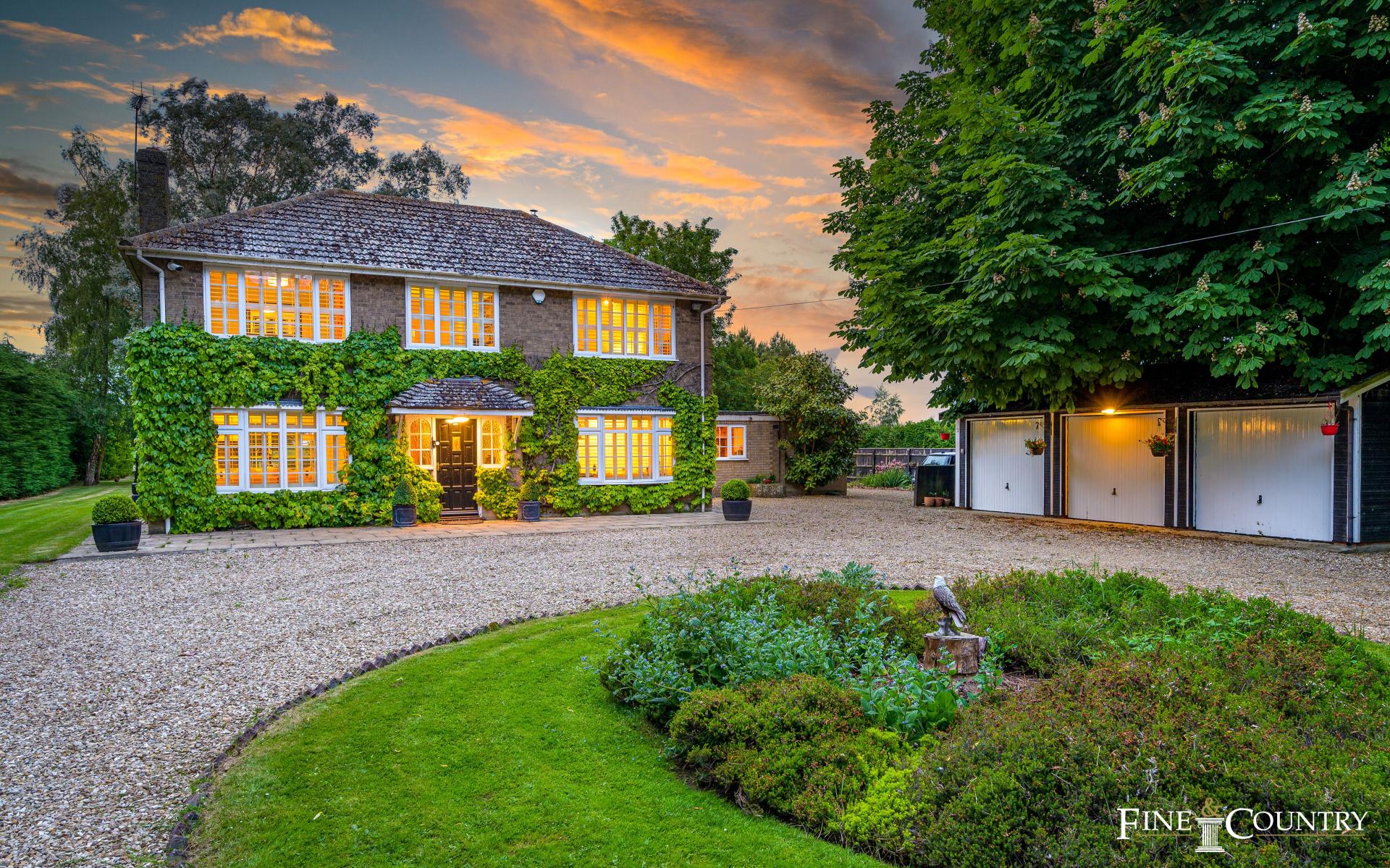 4 bedroom Detached House for sale in Spalding