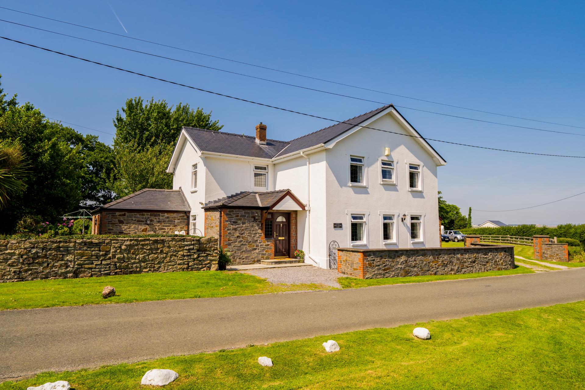 6 bedroom House With Land for sale in Swansea