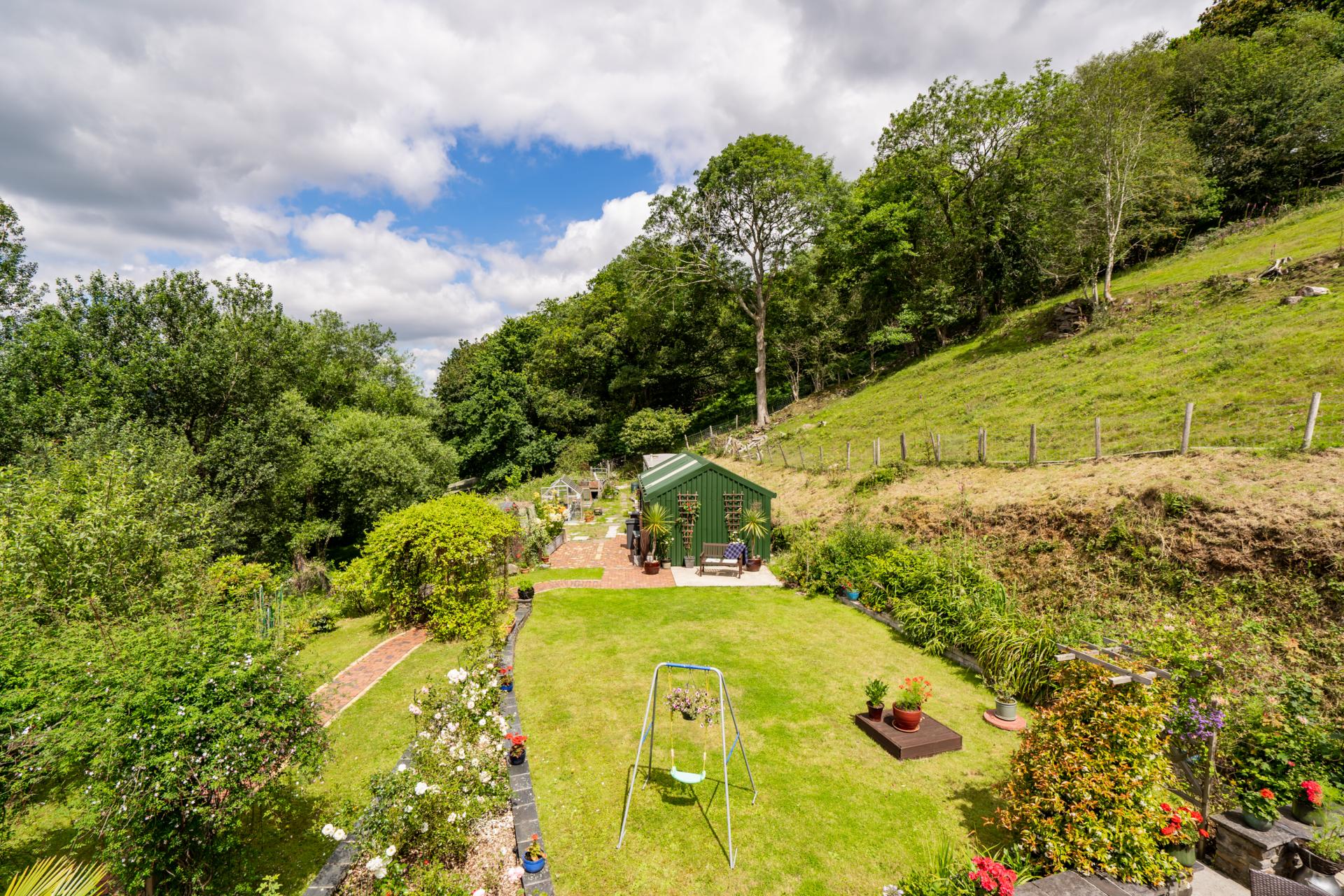 5 bedroom House With Land for sale in Pontarddulais