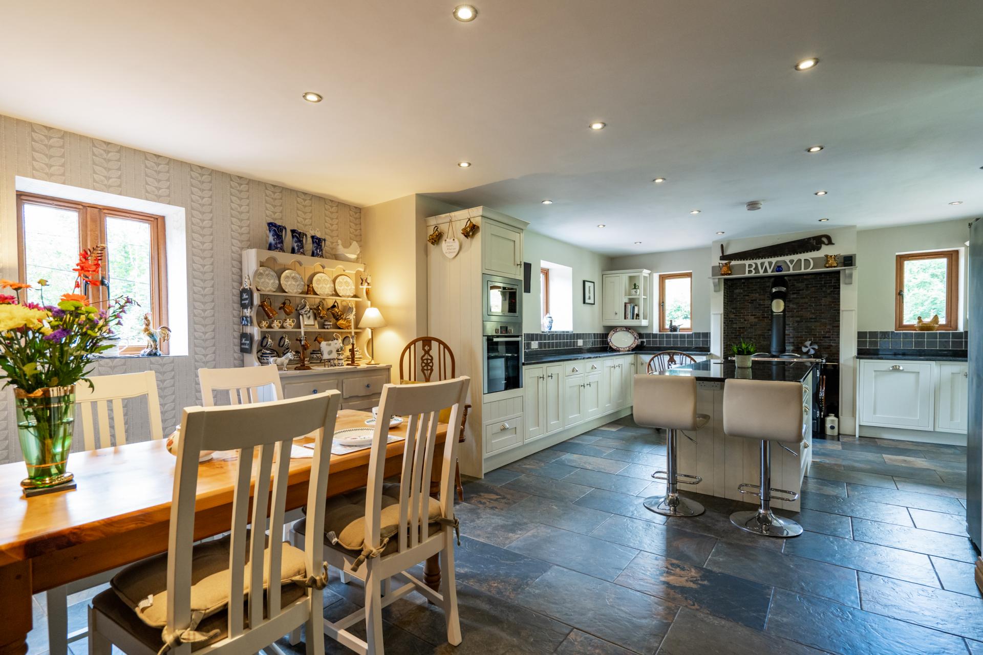 5 bedroom House With Land for sale in Pontarddulais