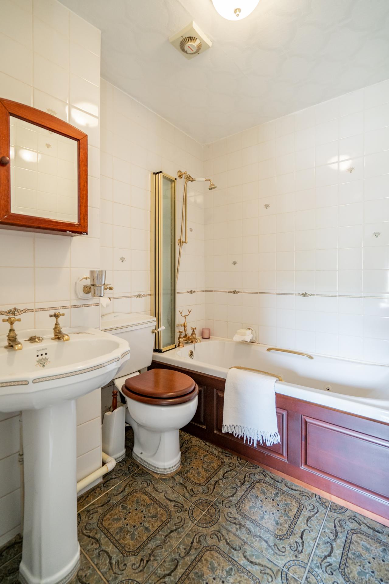 Detached House for sale with 5 bedrooms, Cwm Ivy Court Farm, Llanmadoc