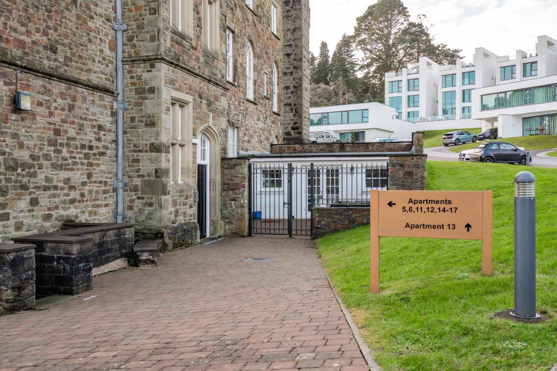 Apartment for sale with 2 bedrooms, 6 Clyne Castle, Blackpill Fine