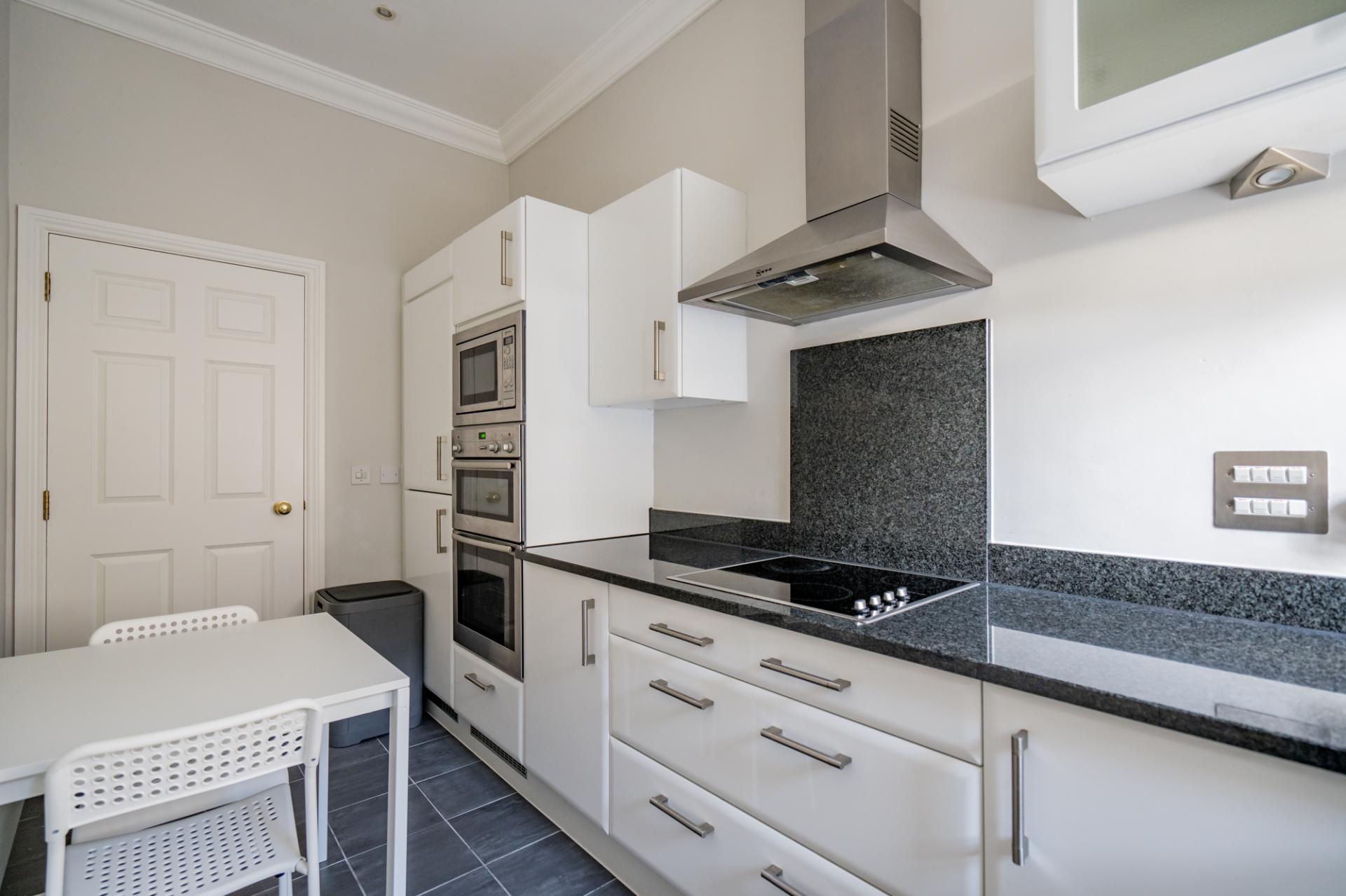 Apartment for sale with 2 bedrooms, 6 Clyne Castle, Blackpill Fine