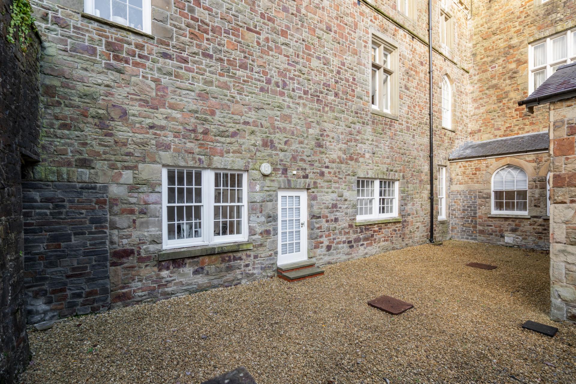 Apartment for sale with 2 bedrooms, 6 Clyne Castle, Blackpill Fine