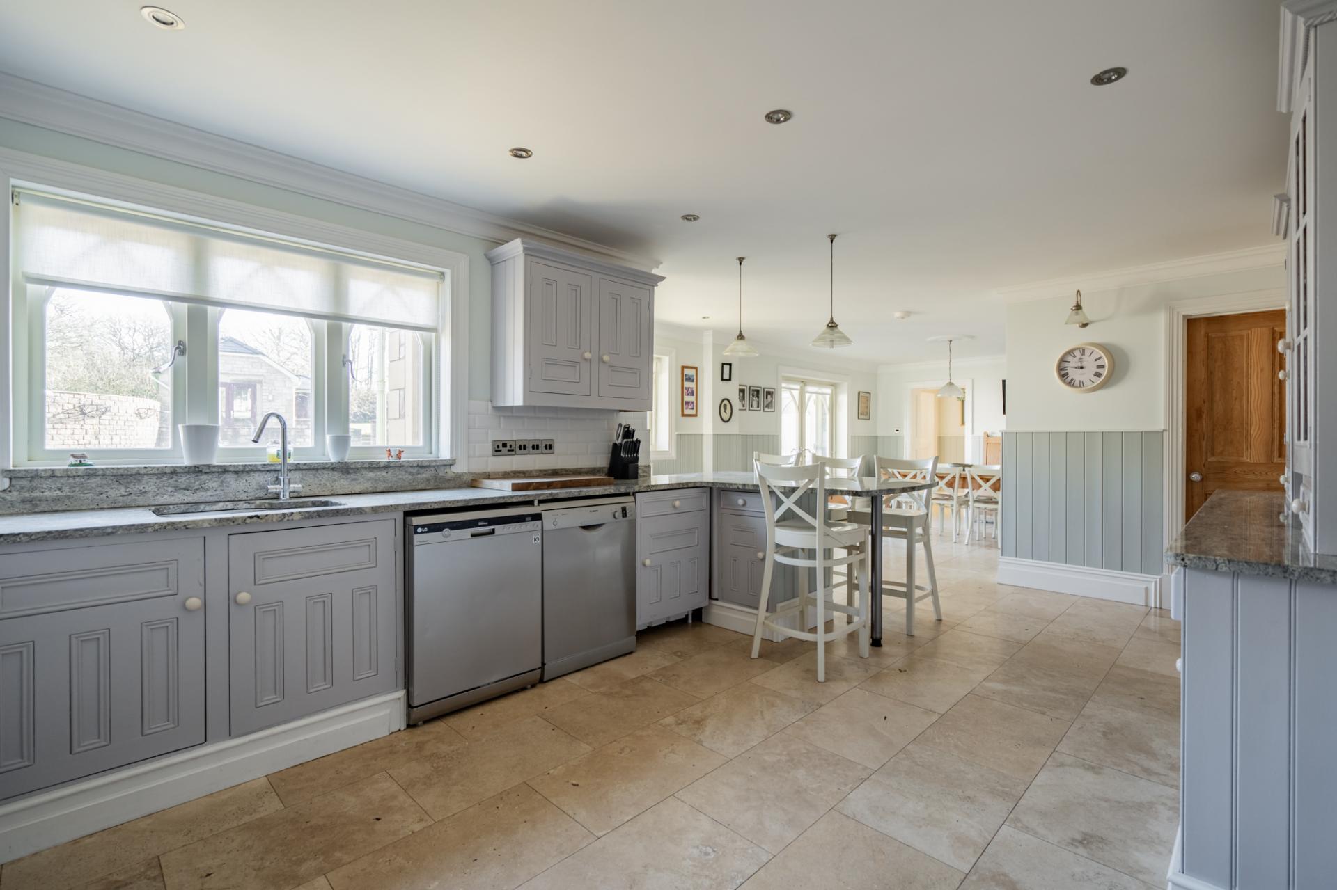 Detached House for sale with 6 bedrooms, Llwynonn, Cynheidre Fine