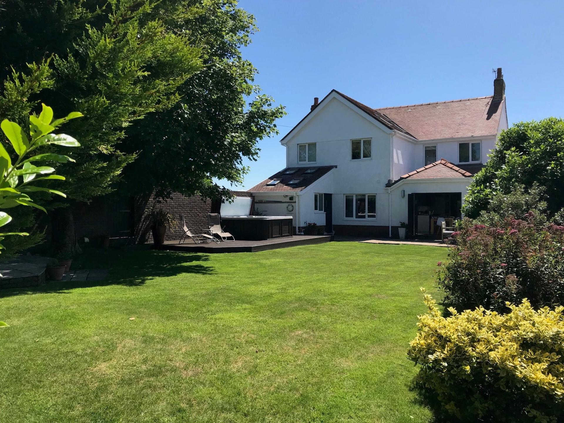 6 bedroom House for sale in Gower
