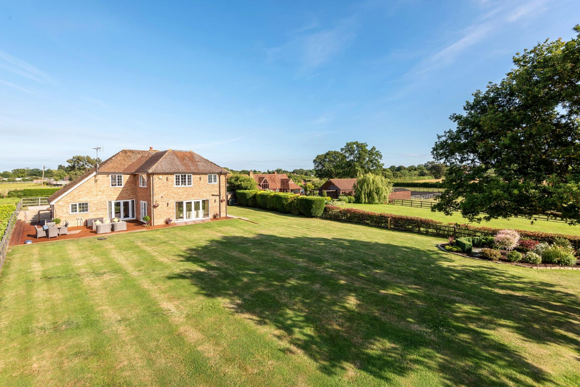 4 bedroom Detached House for sale in Ashford