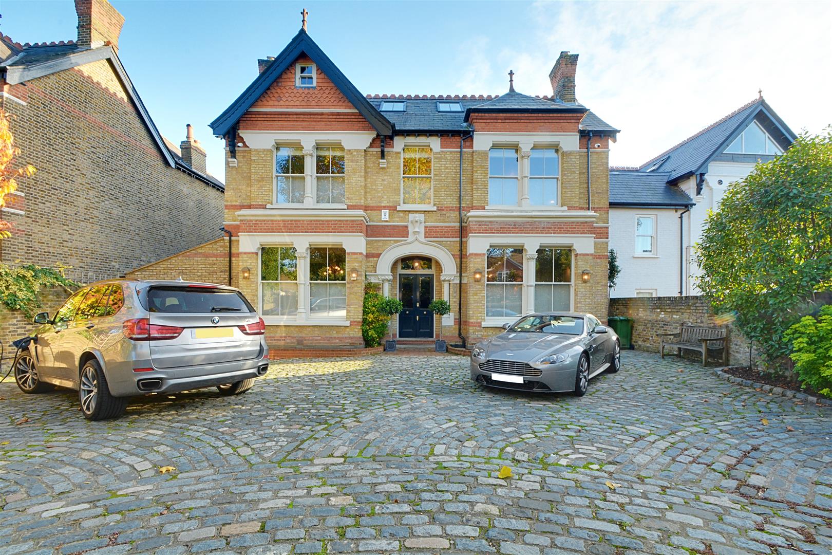 7 bedroom Detached House for sale in Ealing