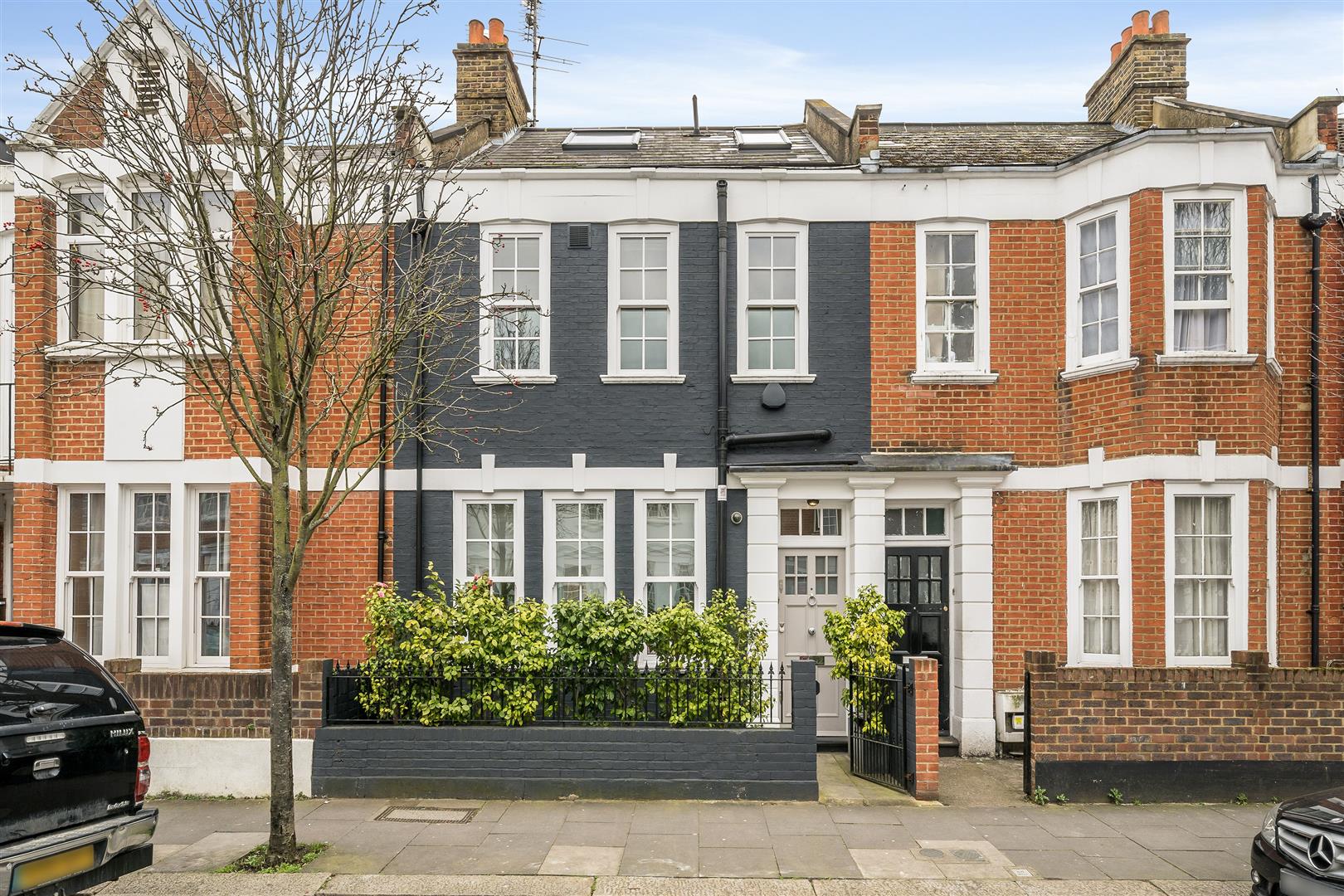 5 bedroom House for sale in London