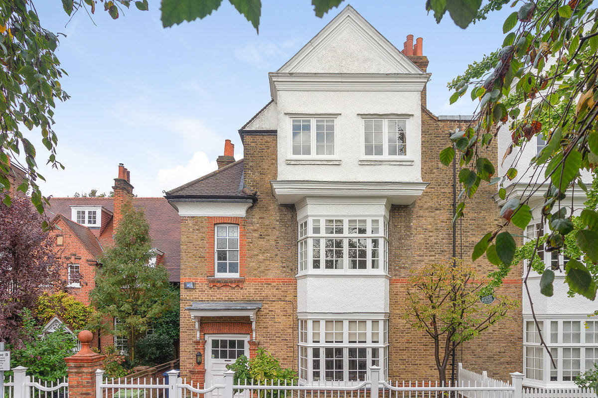 Semi-Detached House for sale with 6 bedrooms, Blenheim Road, London ...