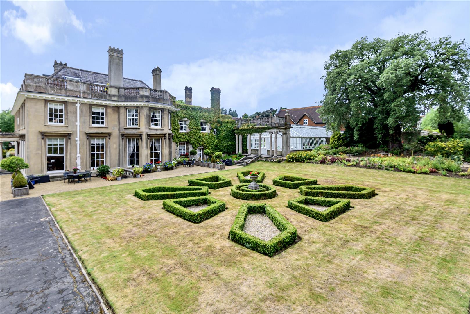 apartment-for-sale-with-2-bedrooms-stunning-manor-house-conversion