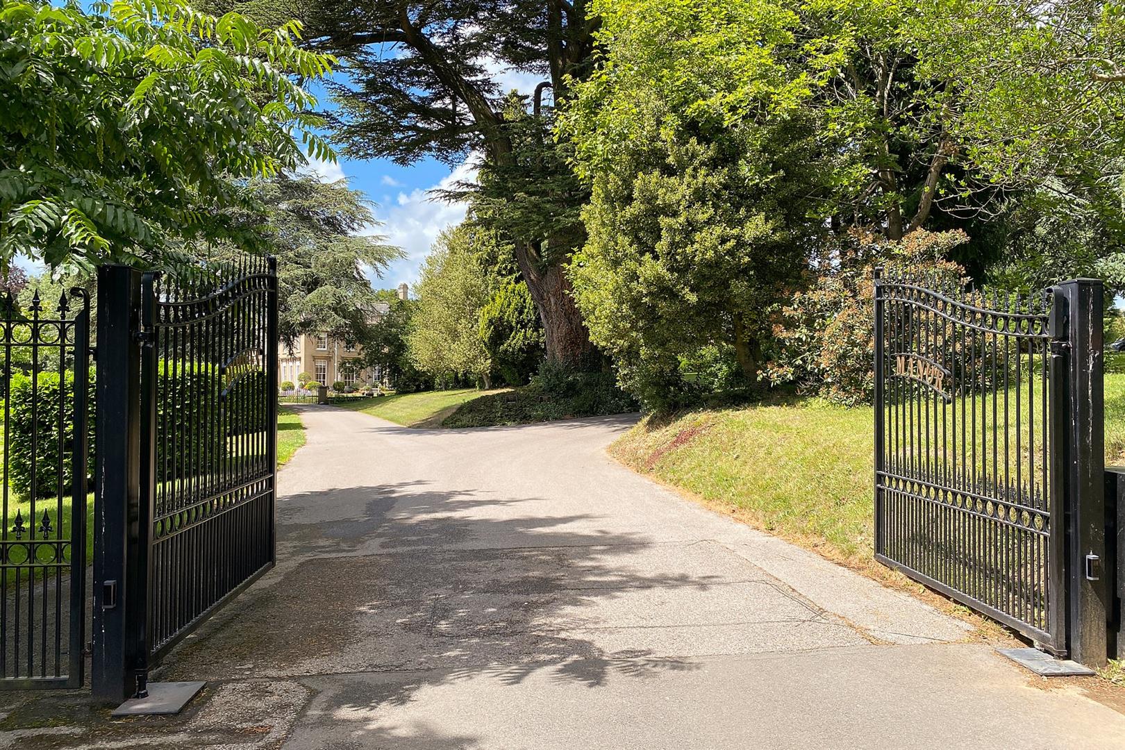 Apartment for sale with 2 bedrooms, Stunning Manor House Conversion