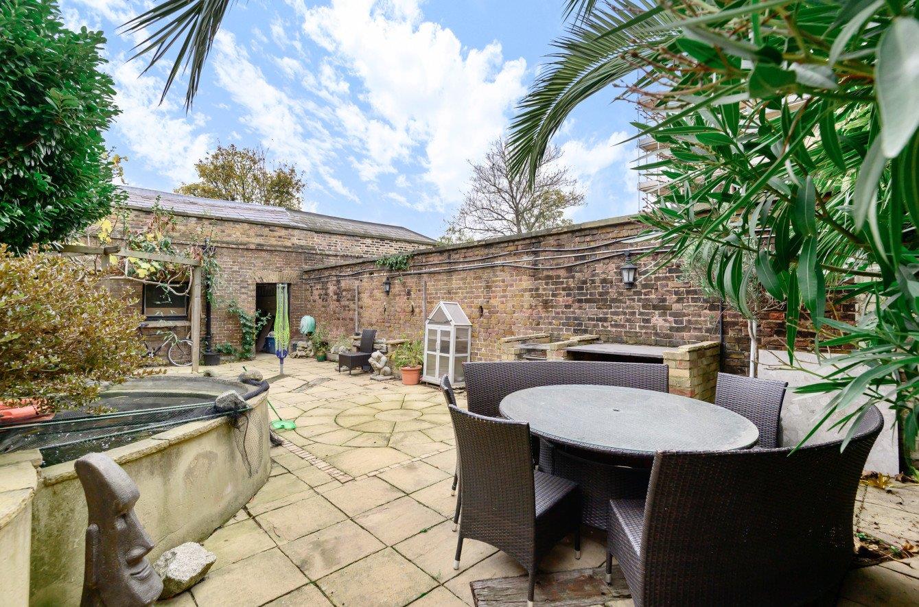 Terraced House for sale with 6 bedrooms, Elegence Royal