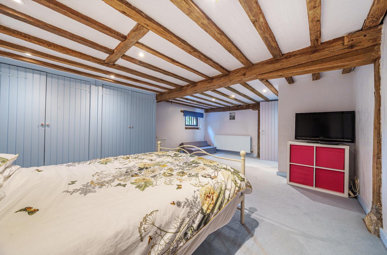 SemiDetached House for sale with 4 bedrooms, Beautiful 4,200+ SQ/FT