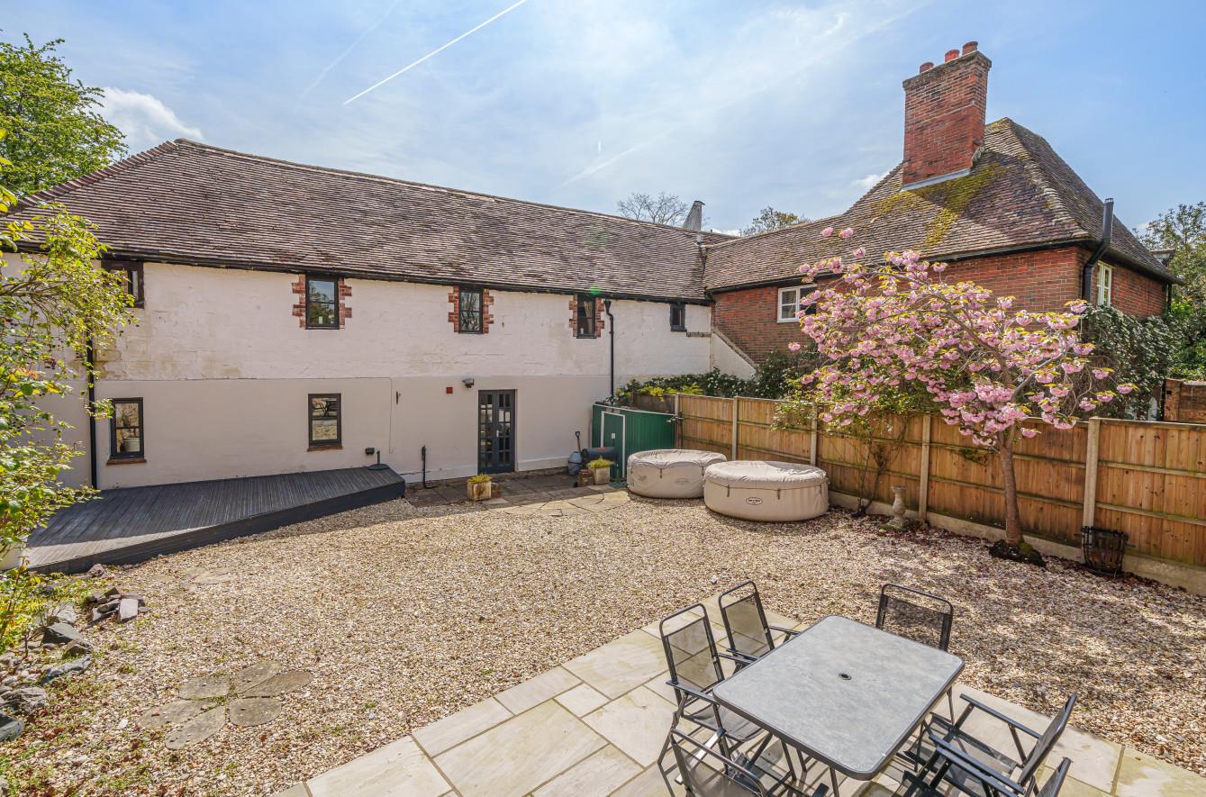 SemiDetached House for sale with 4 bedrooms, Beautiful 4,200+ SQ/FT Residence Boxley Village