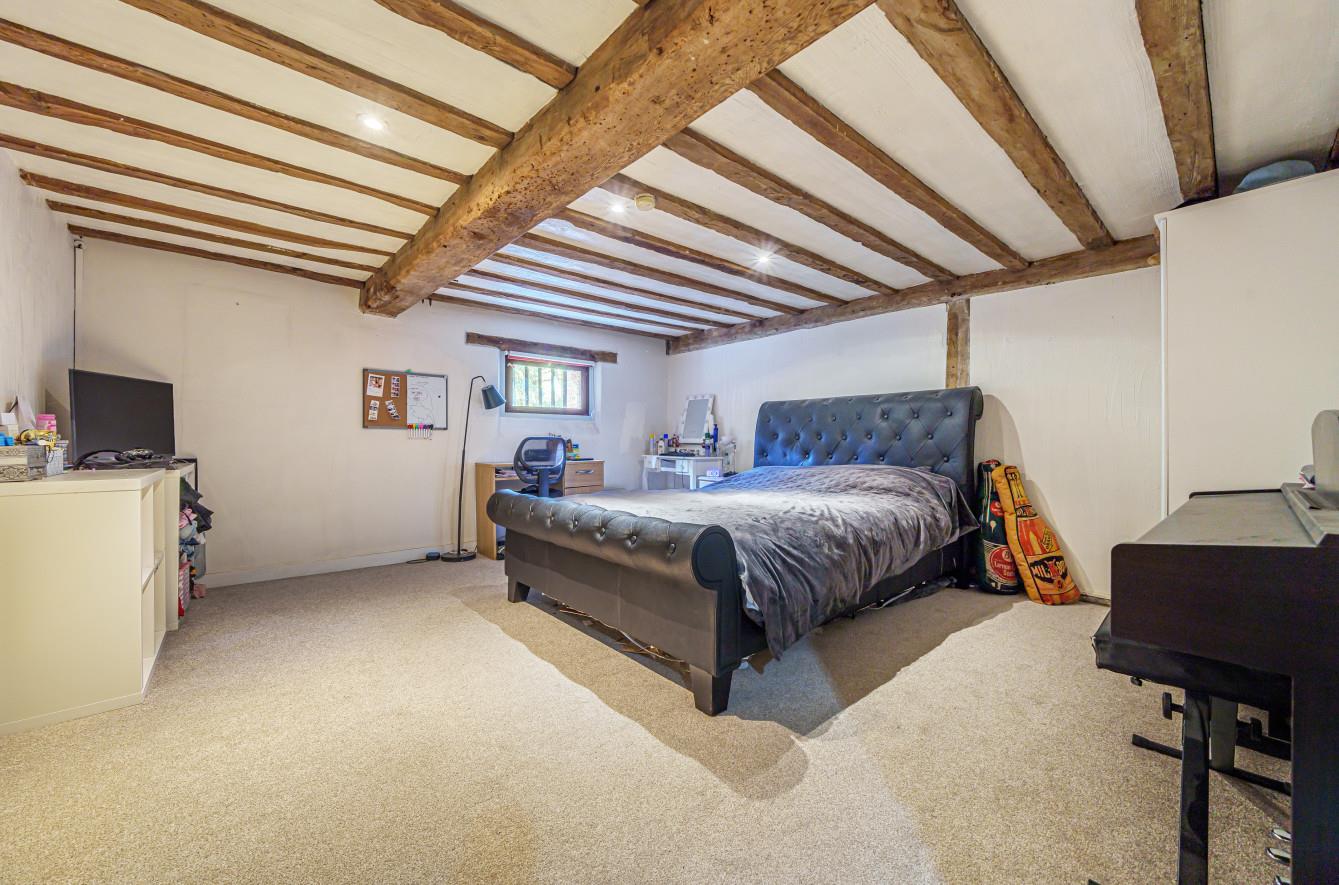 SemiDetached House for sale with 4 bedrooms, Beautiful 4,200+ SQ/FT