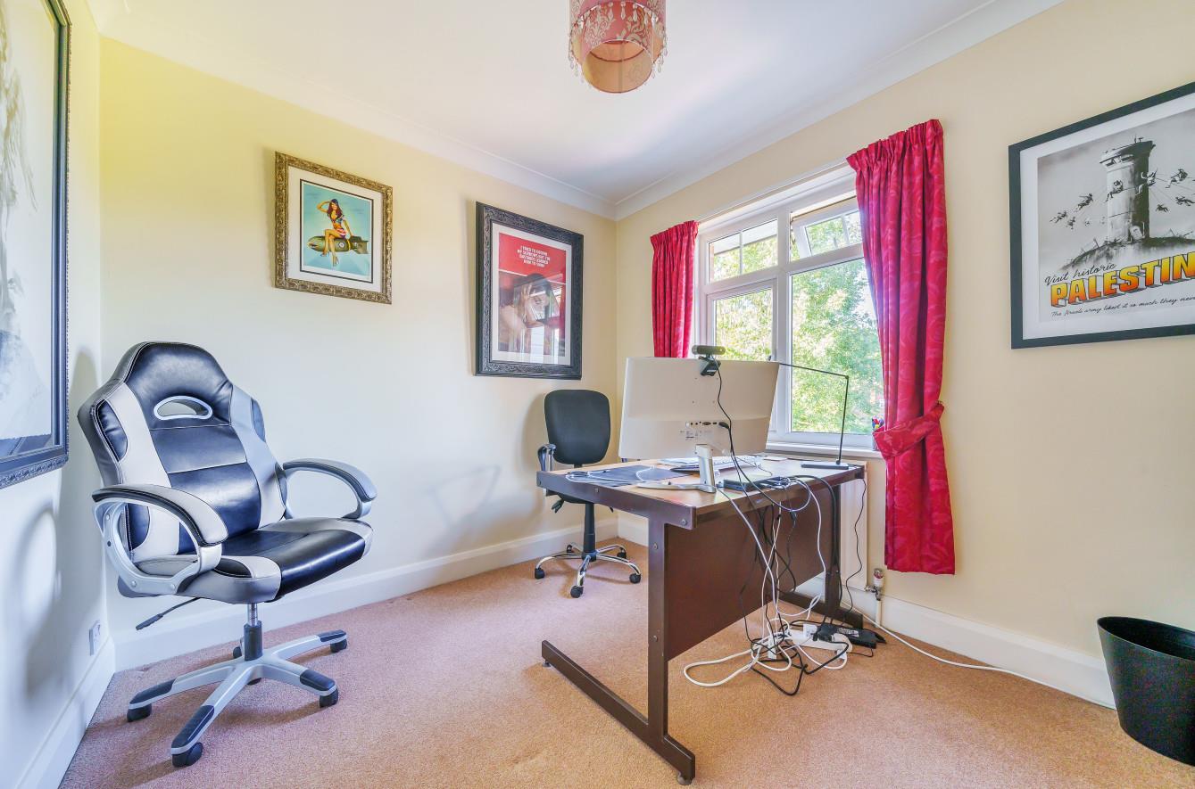 Detached House for sale with 5 bedrooms, Desirable Family Home In