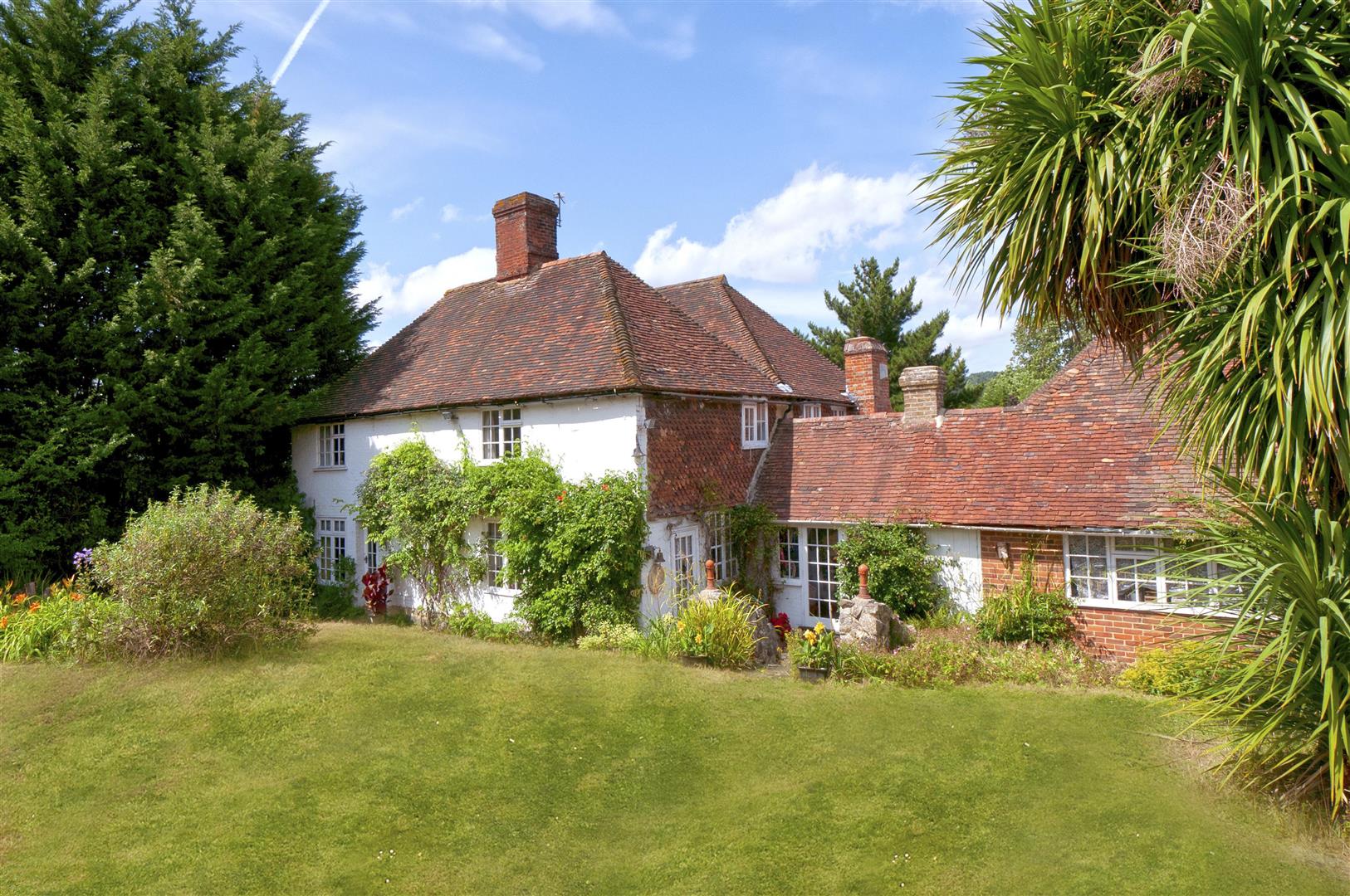 Detached House for sale with 5 bedrooms, Elegant Residence SemiRural