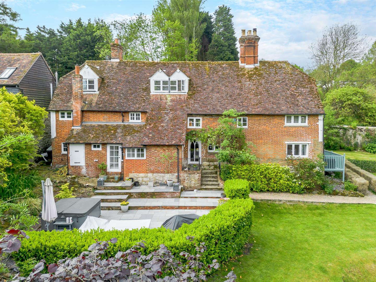 Farm House for sale with 5 bedrooms, Period Charm Meets Contemporary