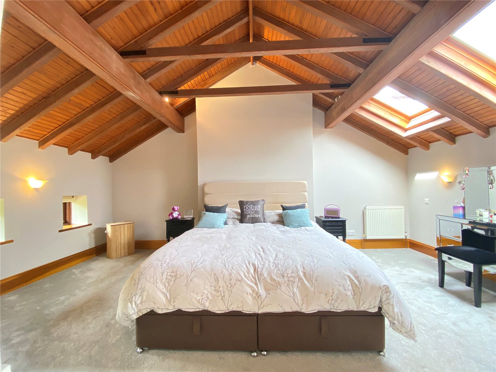 Detached House for sale with 6 bedrooms, Hambleton House, Stutton