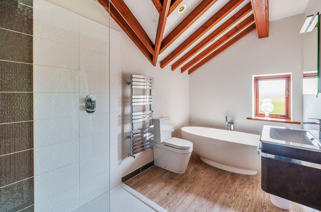 Detached House for sale with 6 bedrooms, Hambleton House, Stutton