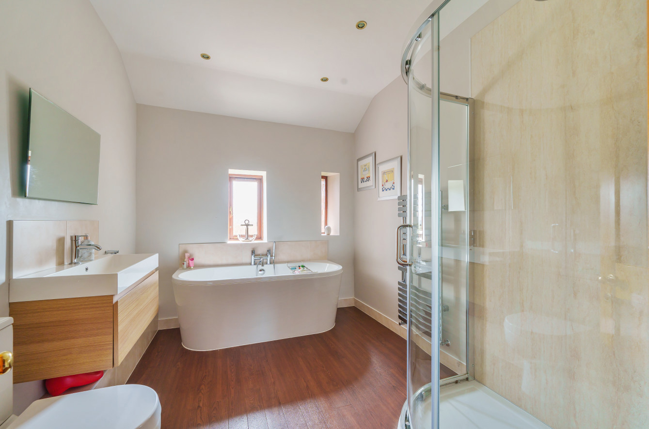 Detached House for sale with 6 bedrooms, Hambleton House, Stutton