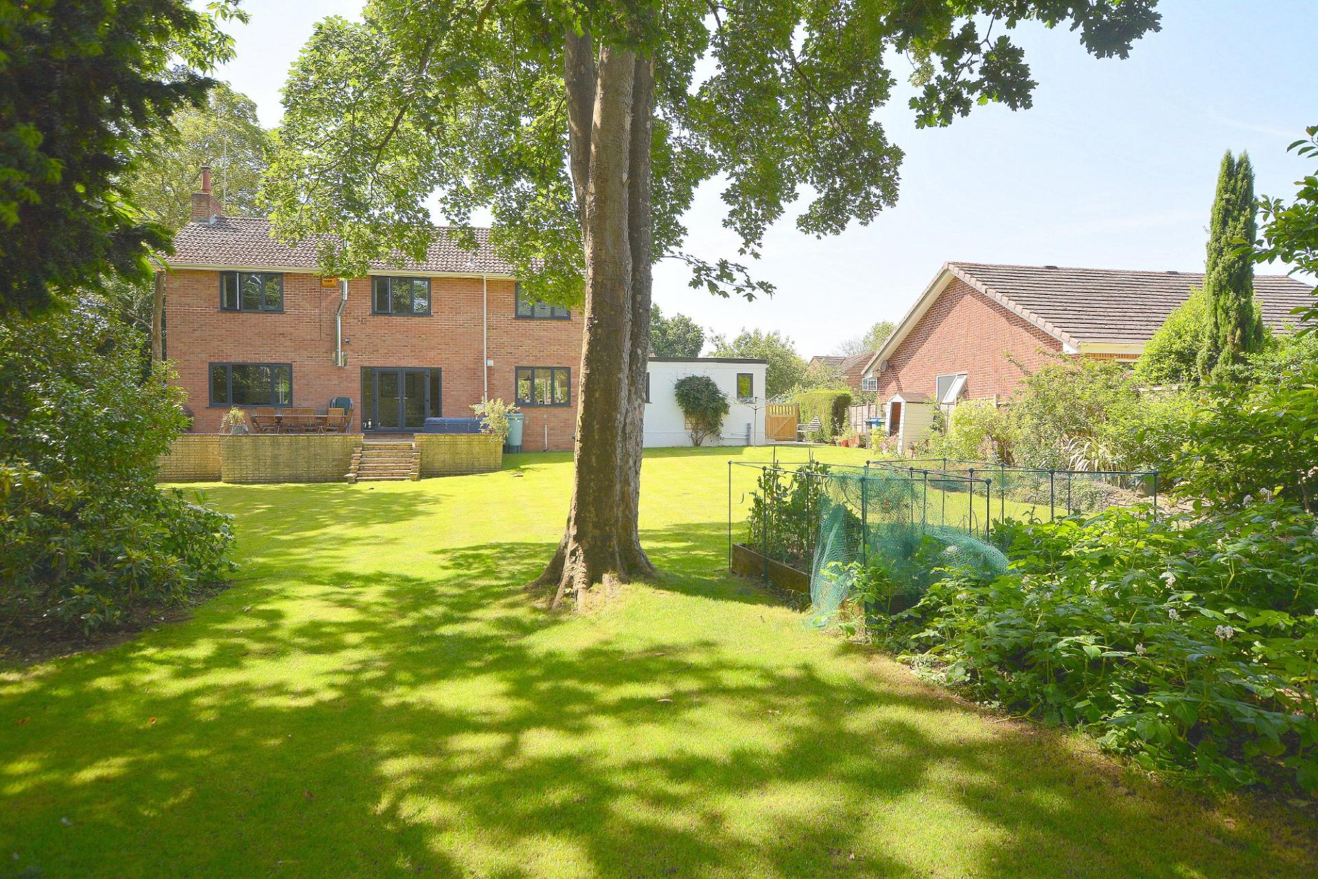 4 bedroom Detached House for sale in Wimborne