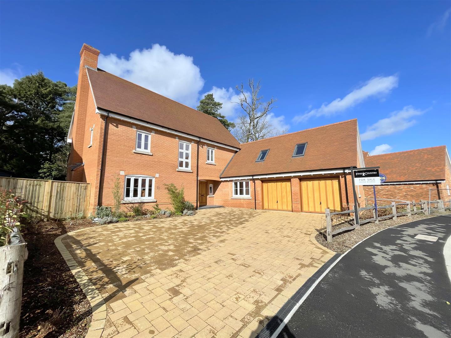 Detached House for sale with 4 bedrooms, Badgers Walk, Ferndown Fine